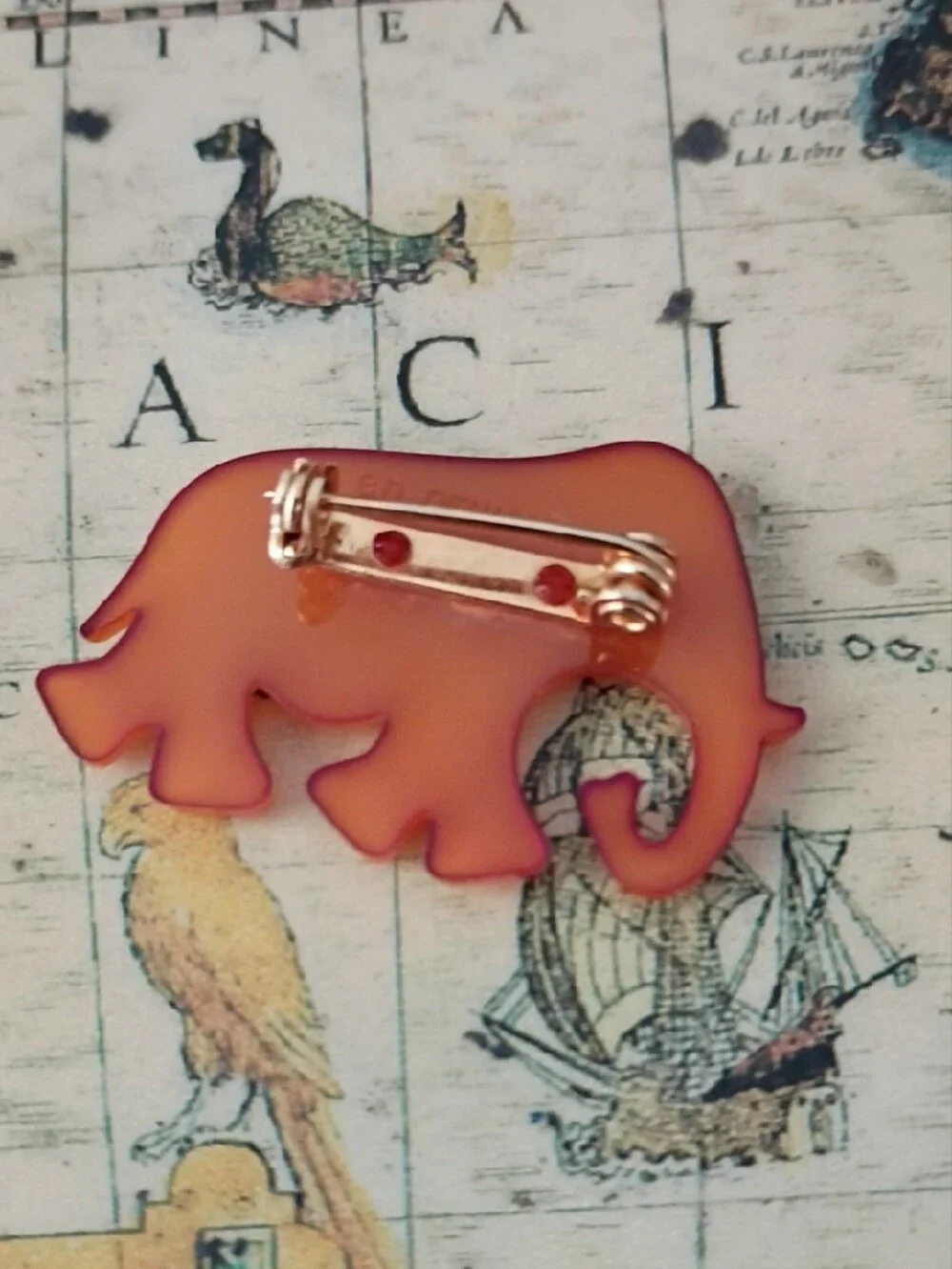 ❤️BUCH DEICHMANN BD DENMARK Bakelite & Rhinestone Eye Elephant Pin Brooch